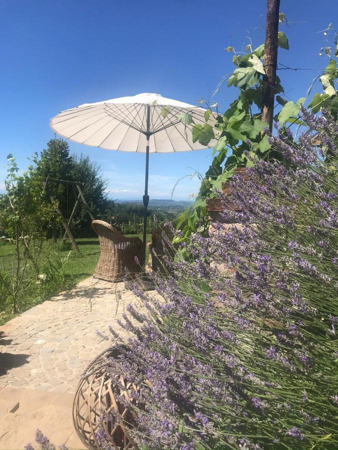 Number 10 Locanda B&B Belvedere Langhe Kültér fotó