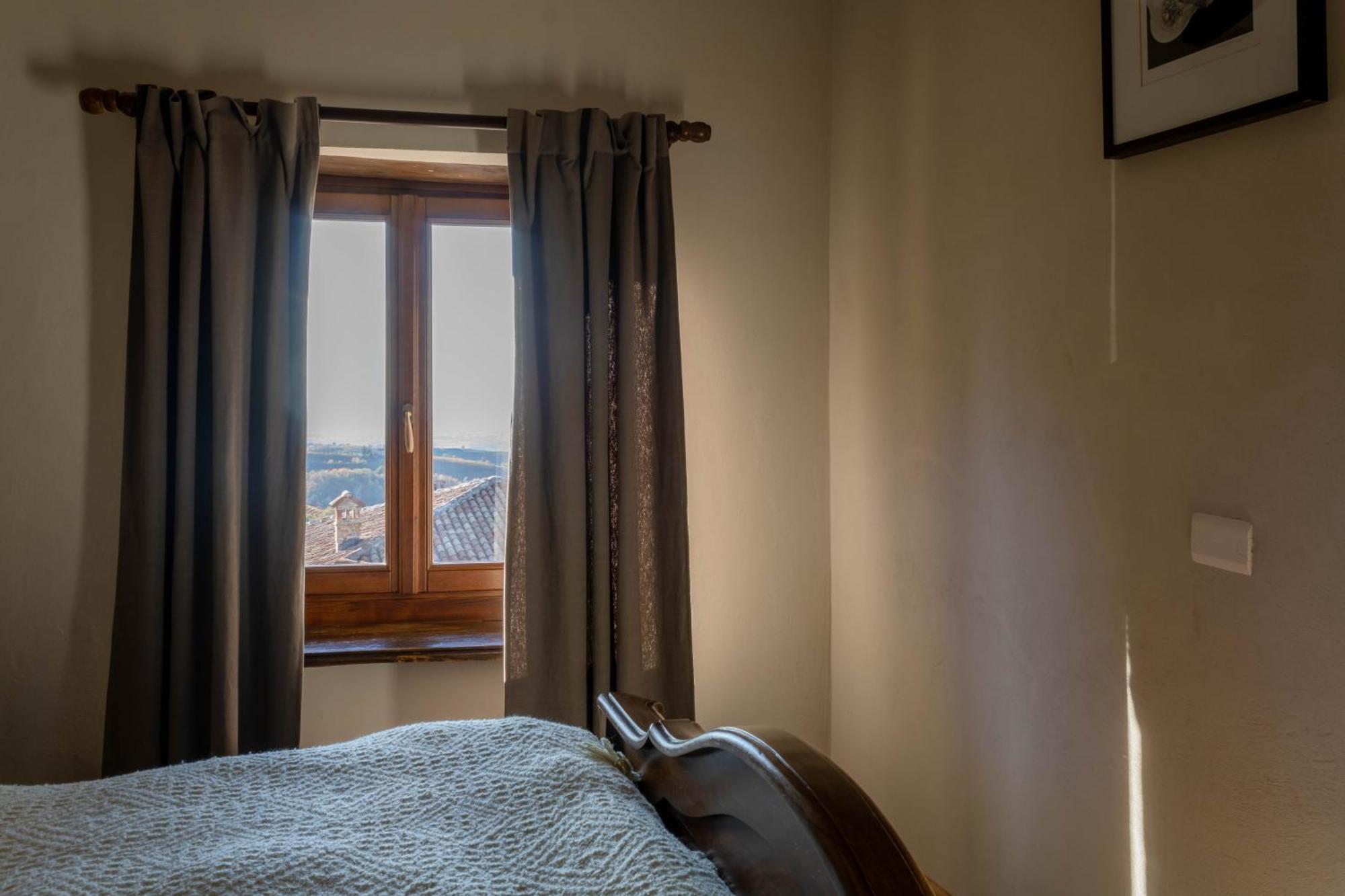 Number 10 Locanda B&B Belvedere Langhe Kültér fotó