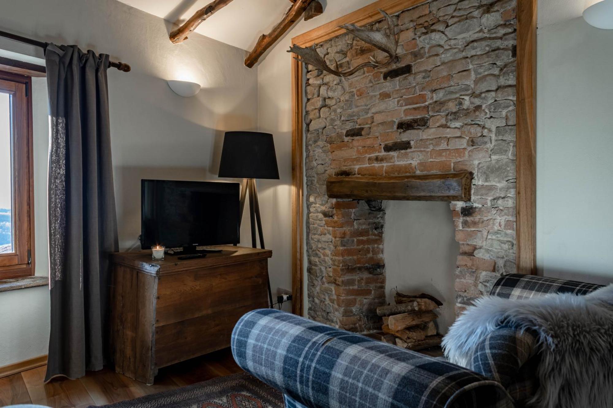 Number 10 Locanda B&B Belvedere Langhe Kültér fotó